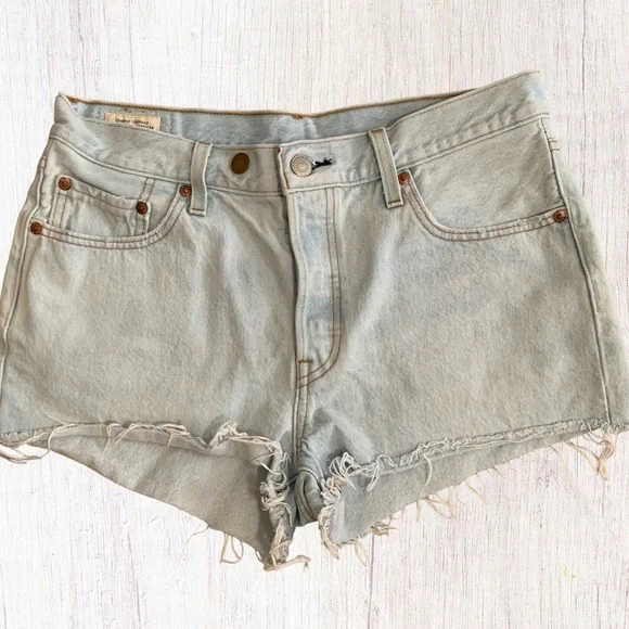 Levi's 501 Raw Hem High rise Shorts - Picture 2 of 7